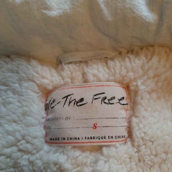 We The Free Just A Little Puffer Vest - Picture 7 of 7